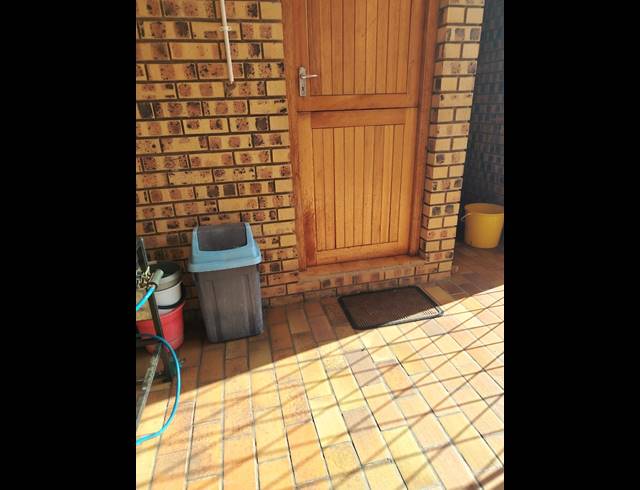 3 BEDROOM FREEHOLD FOR SALE IN LENNOXTON